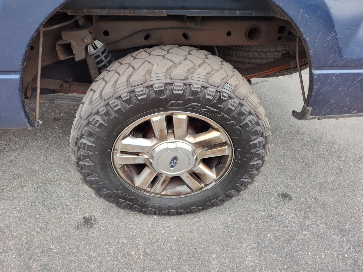 2007 Blue Ford F-150 (1FTRX14W57F) , Automatic transmission, located at 5700 Curlew Drive, Norfolk, VA, 23502, (757) 455-6330, 36.841885, -76.209412 - Photo#10